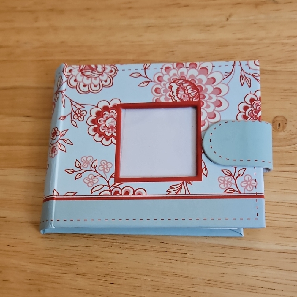 LAURA ASHLEY Mini Photo Album NEW